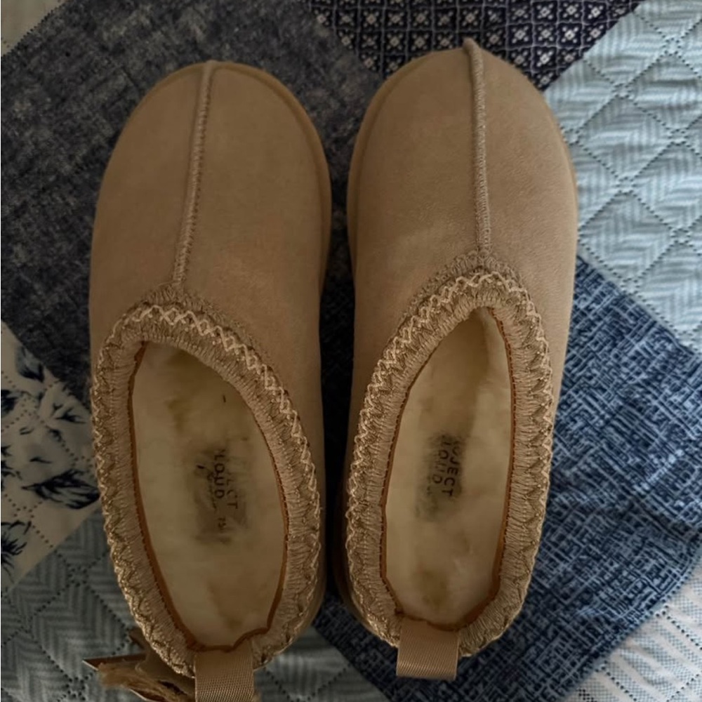 Women's Tan Slippers- Project Cloud